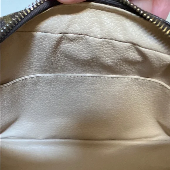 Louis Vuitton Trousse Toilette 23 Monogram Crossbody Bag 💼 - Picture 13 of 16